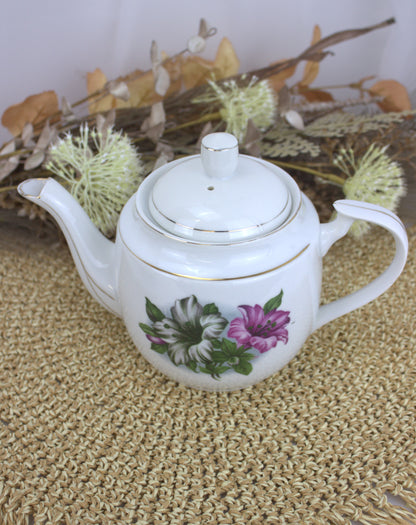 Charming Vintage Tea for One Teapot