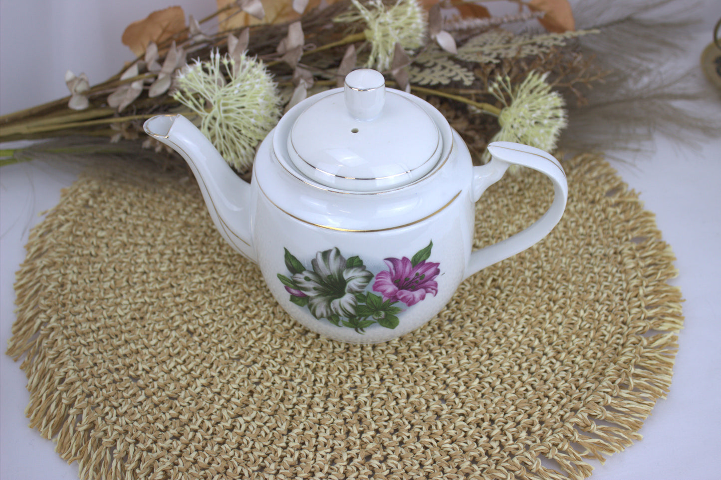 Charming Vintage Tea for One Teapot