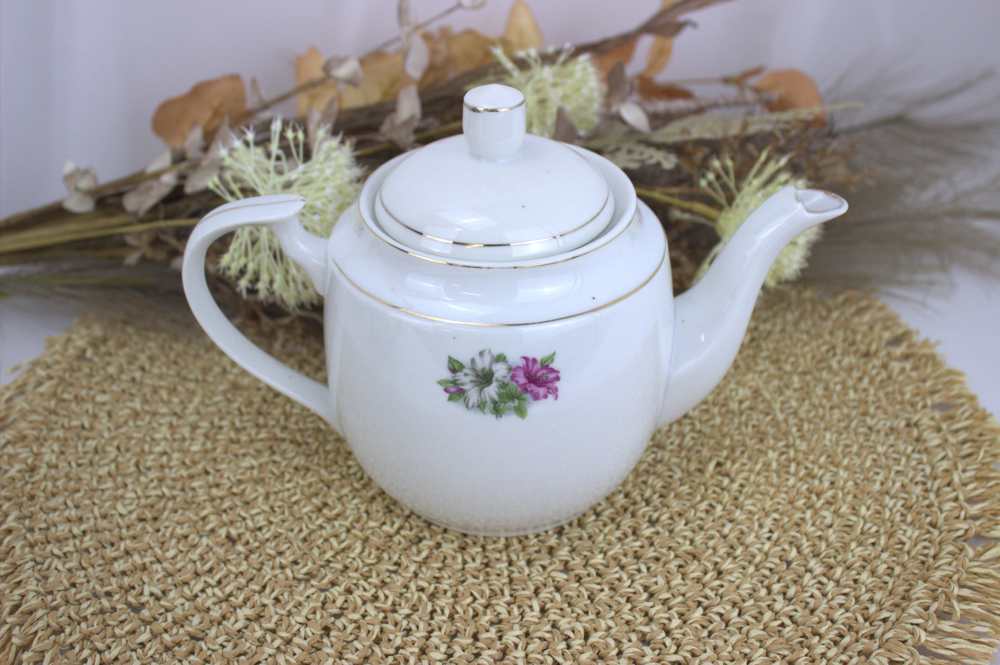 Charming Vintage Tea for One Teapot