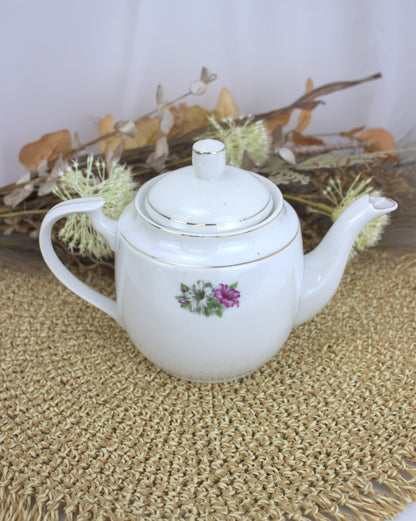 Charming Vintage Tea for One Teapot