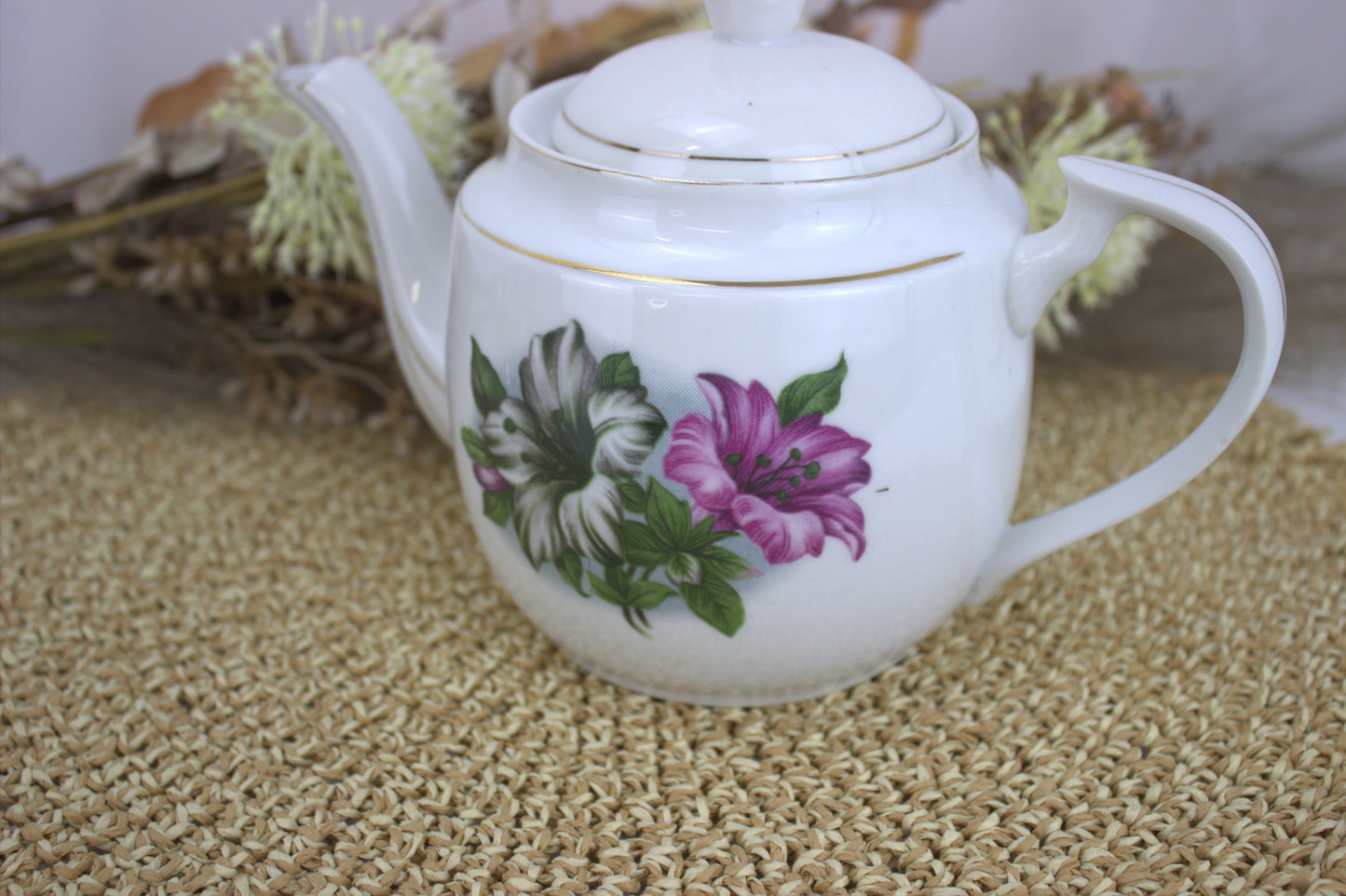 Charming Vintage Tea for One Teapot