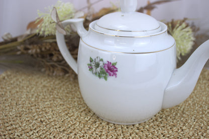 Charming Vintage Tea for One Teapot