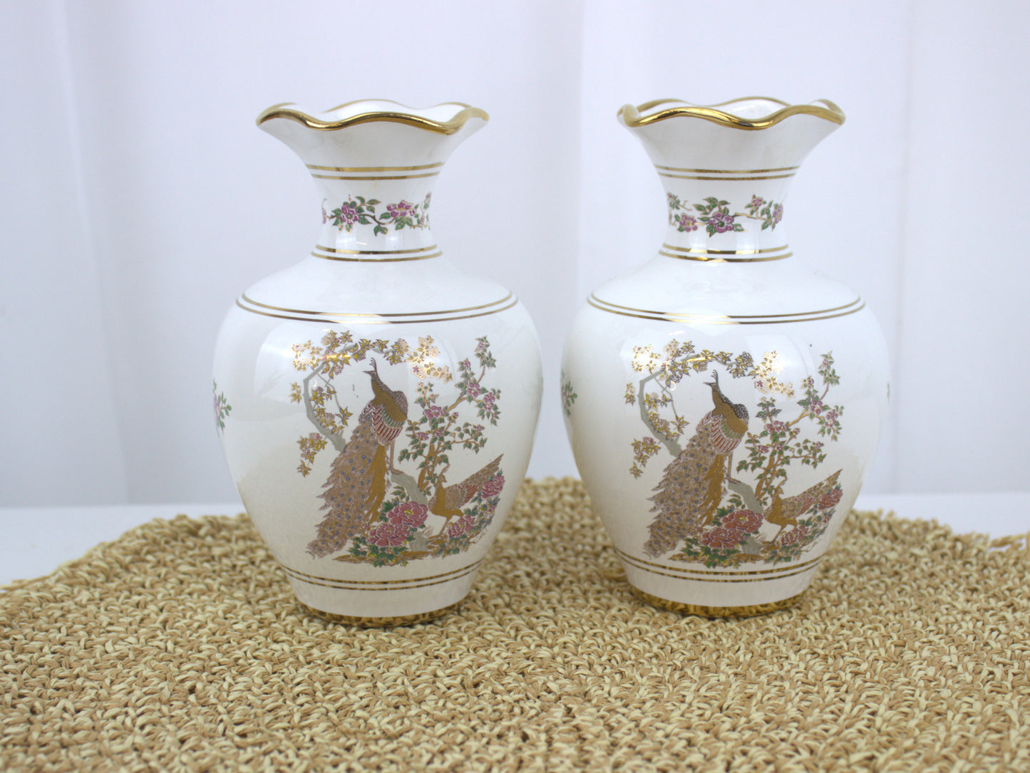 Pair of Neofitou Handmade Greek Vases – 24k Gold Elegance