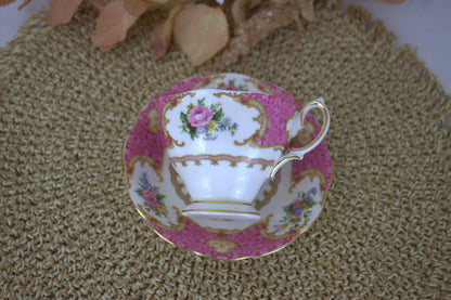 2 x Royal Albert Lady Carlyle Teacup and Saucer Set