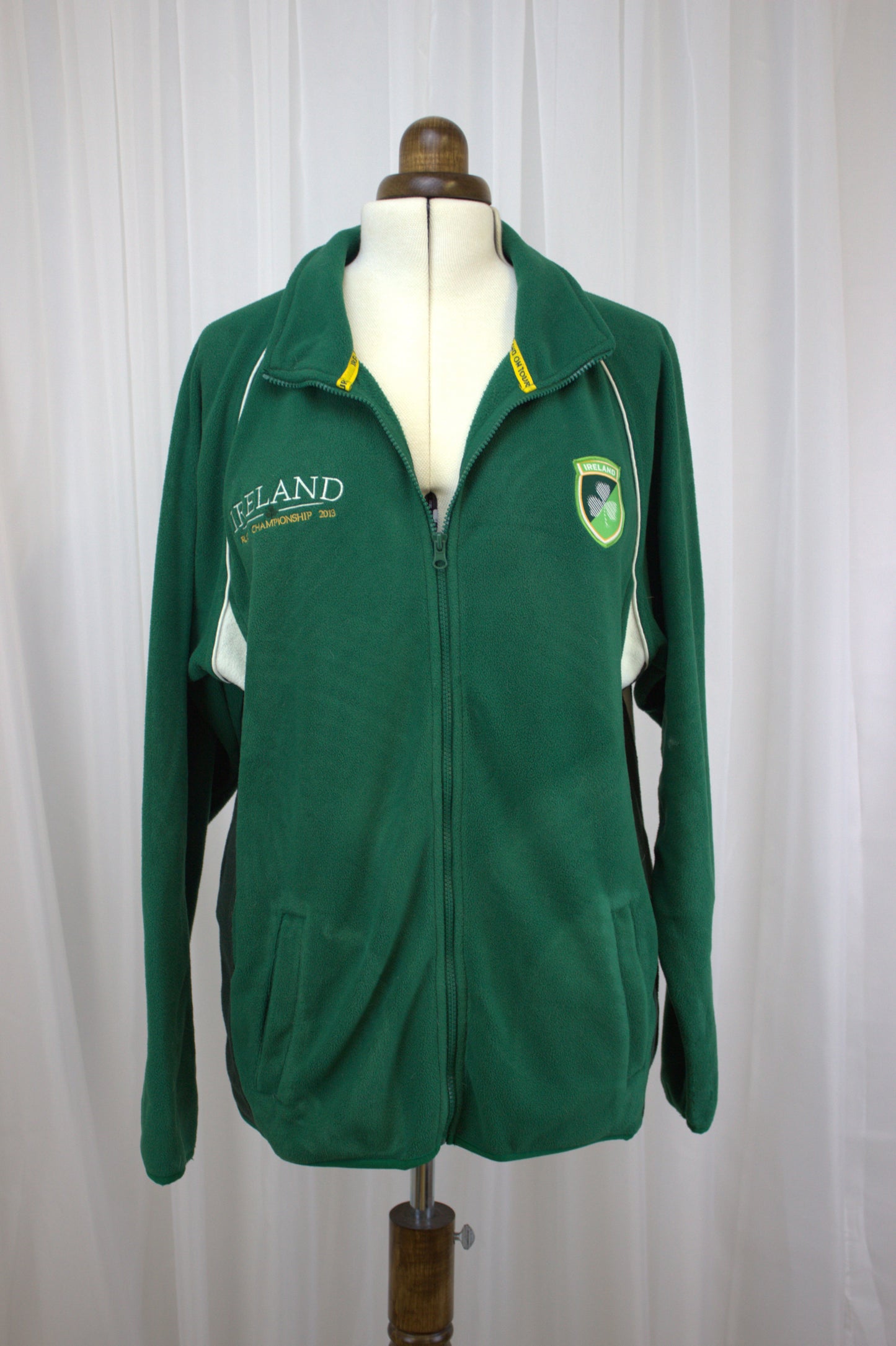 Retro Ireland Rugby 2013 Fleece – Size Large