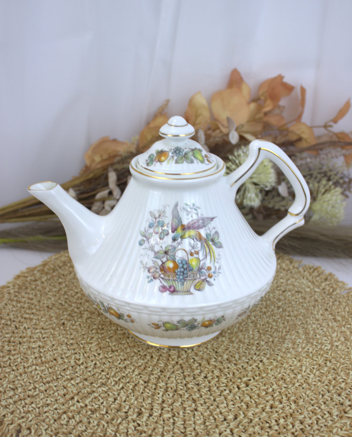 Rare Discontinued 1970s Royal Tara "Bird and Fruit" Bone China Tea Set - 17-Piece Collection