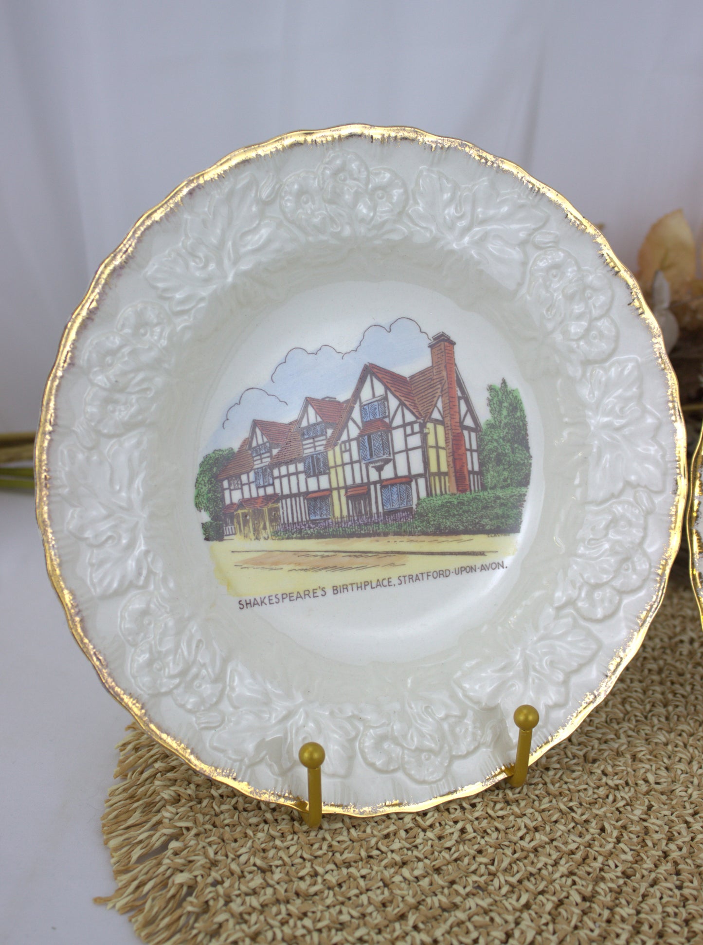 Vintage 1950s Alfred Meakin Souvenir Plates - Shakespeare's Birthplace & Anne Hathaway's Cottage, Stratford-upon-Avon