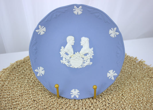 1986 Wedgwood Jasperware Royal Wedding Commemorative Plate – Prince Andrew & Sarah Ferguson