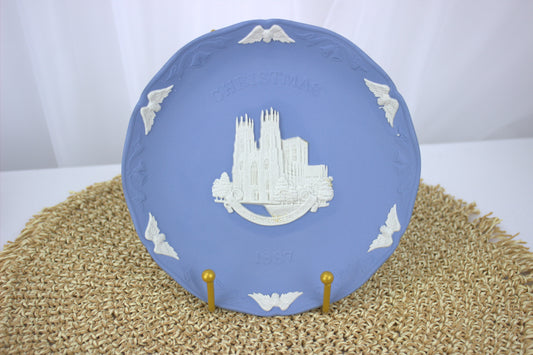 1987 Wedgwood Jasperware Christmas Plate – York Minster