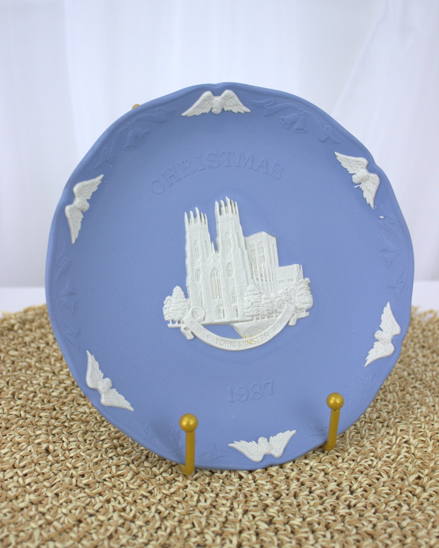 1987 Wedgwood Jasperware Christmas Plate – York Minster